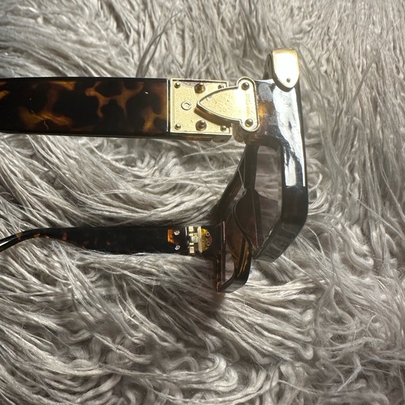 Fashion Nova Sunglasses - Picture 3 of 6